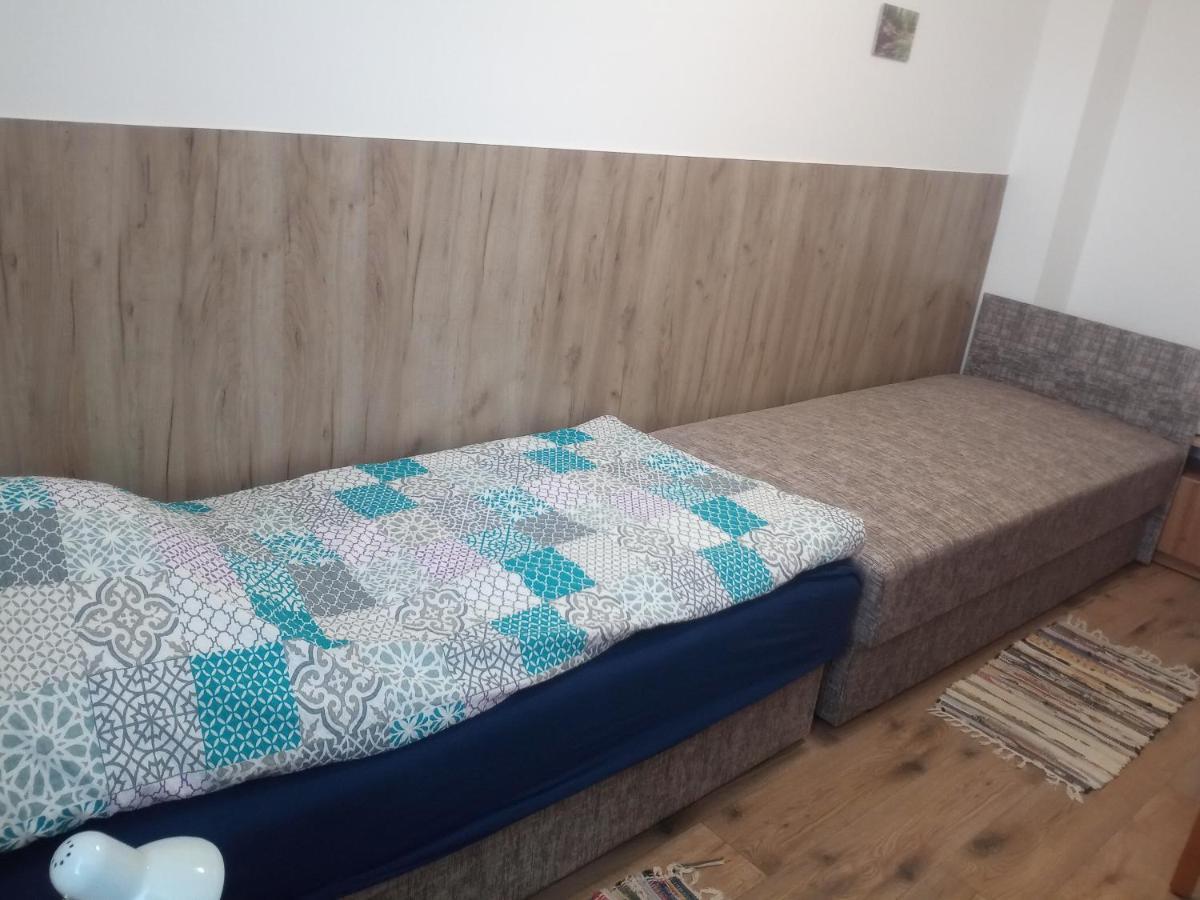 Budai Vam Apartmanhaz Pecs Exterior photo