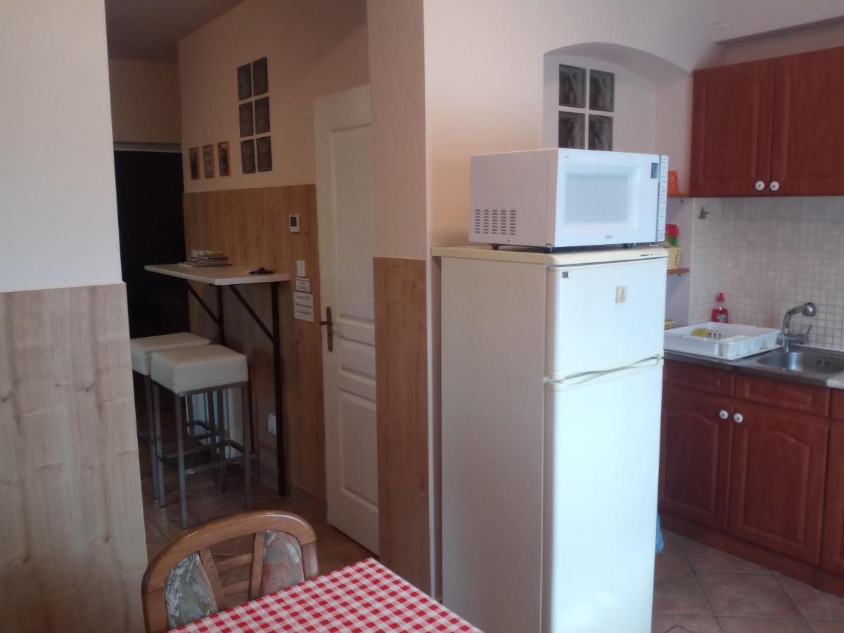 Budai Vam Apartmanhaz Pecs Exterior photo