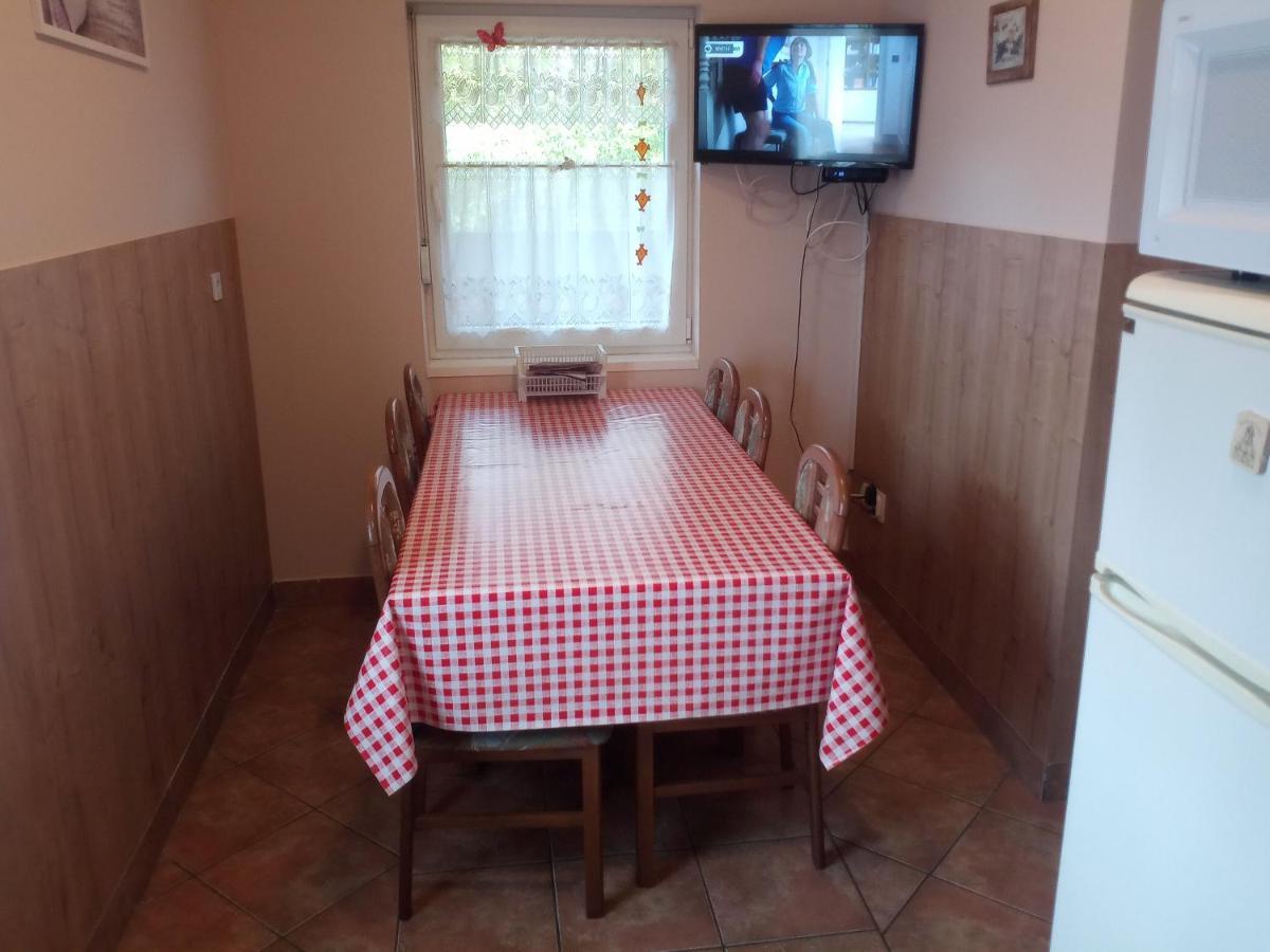 Budai Vam Apartmanhaz Pecs Exterior photo